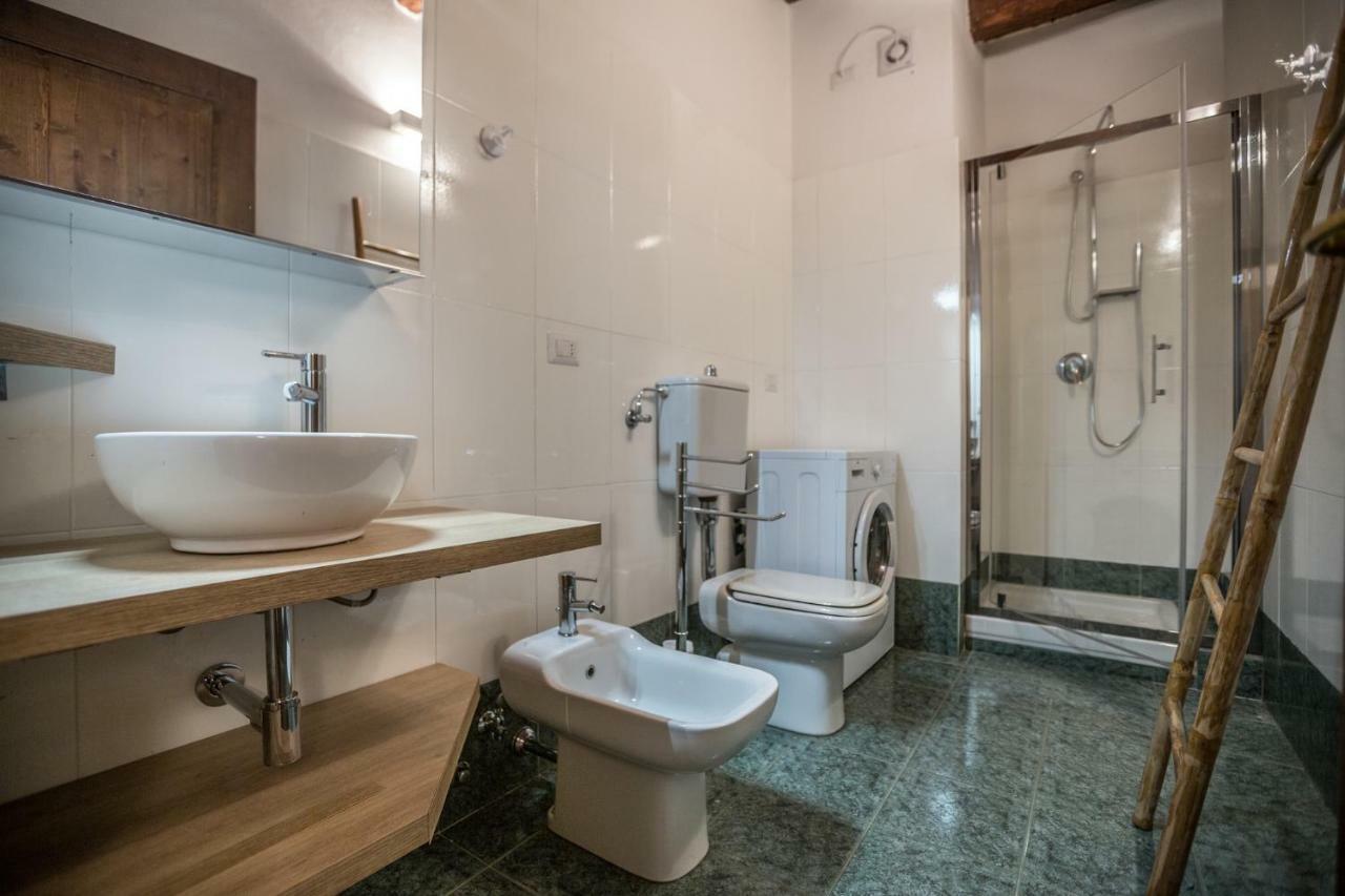 בולוניה Palazzo Bocchi - The Place Apartments מראה חיצוני תמונה