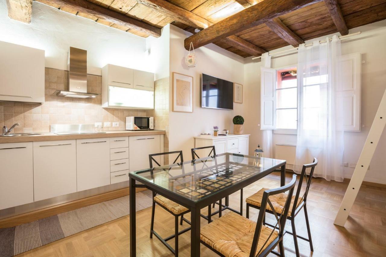 בולוניה Palazzo Bocchi - The Place Apartments מראה חיצוני תמונה